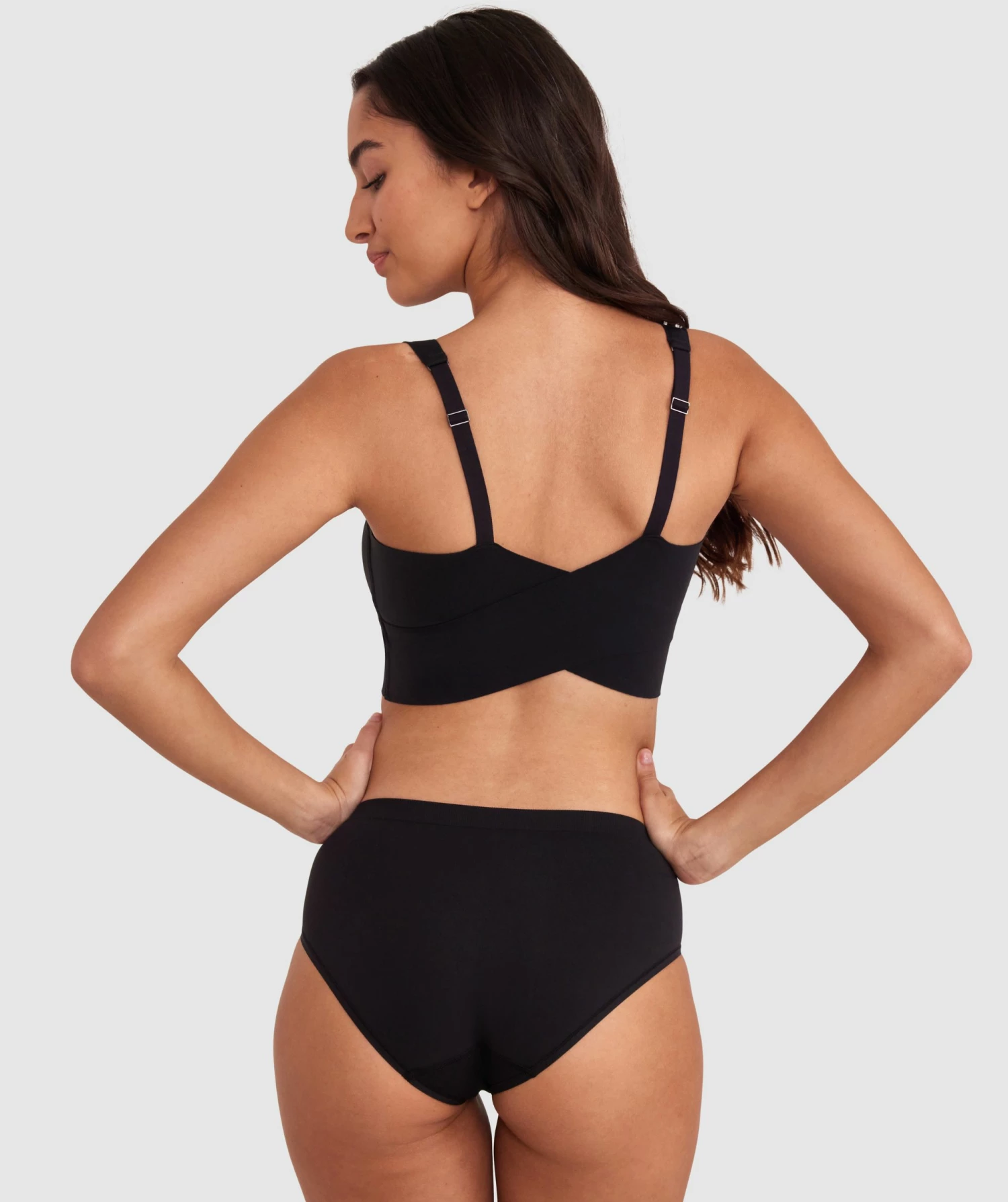 Base Layers Wirefree Crop - Black 5 Base Layers Wirefree Crop - Black - Image 3