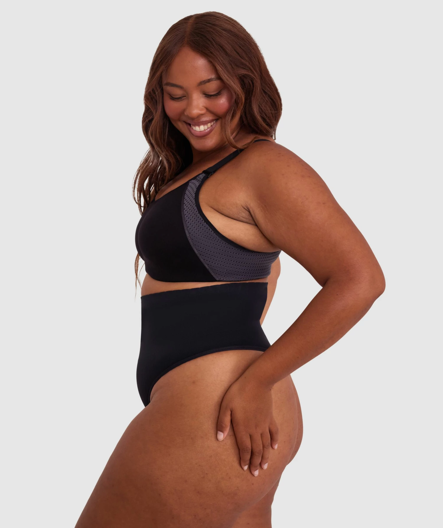 Cooling Seamfree High Waist V-String - Black 5 Cooling Seamfree High Waist V-String - Black - Image 3