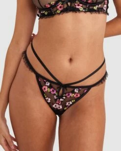 Enchanted Wilde Flower Mini V - Black