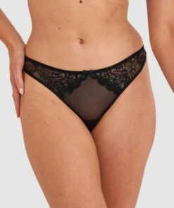 Sally V String - Black