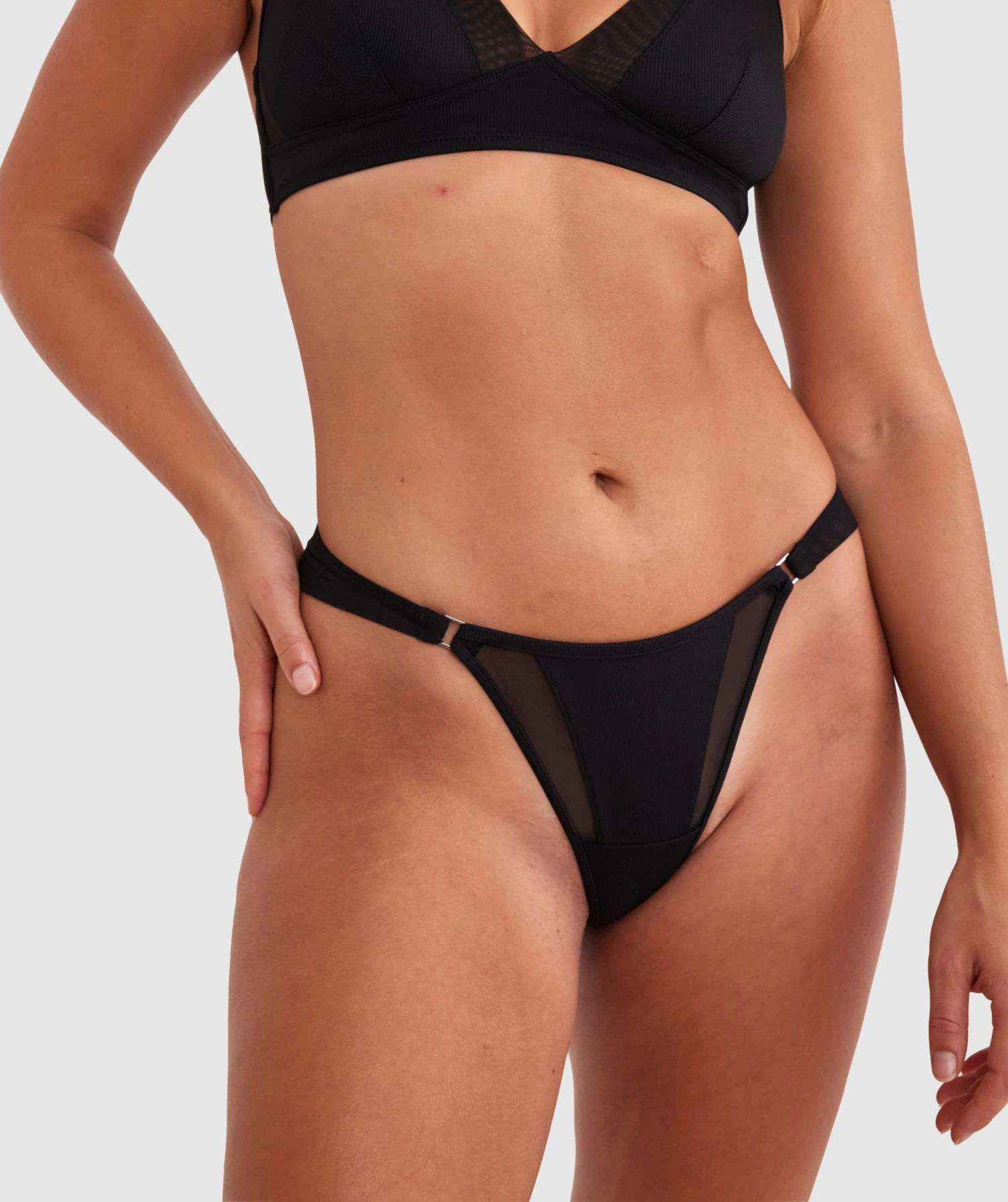 Tiffany V String - Black 3 Tiffany V String - Black